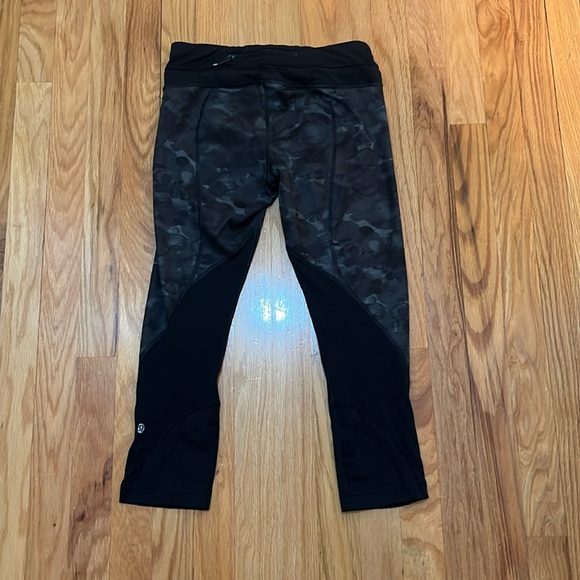 Lululemon Cropped Leggings - Picture 3 of 5